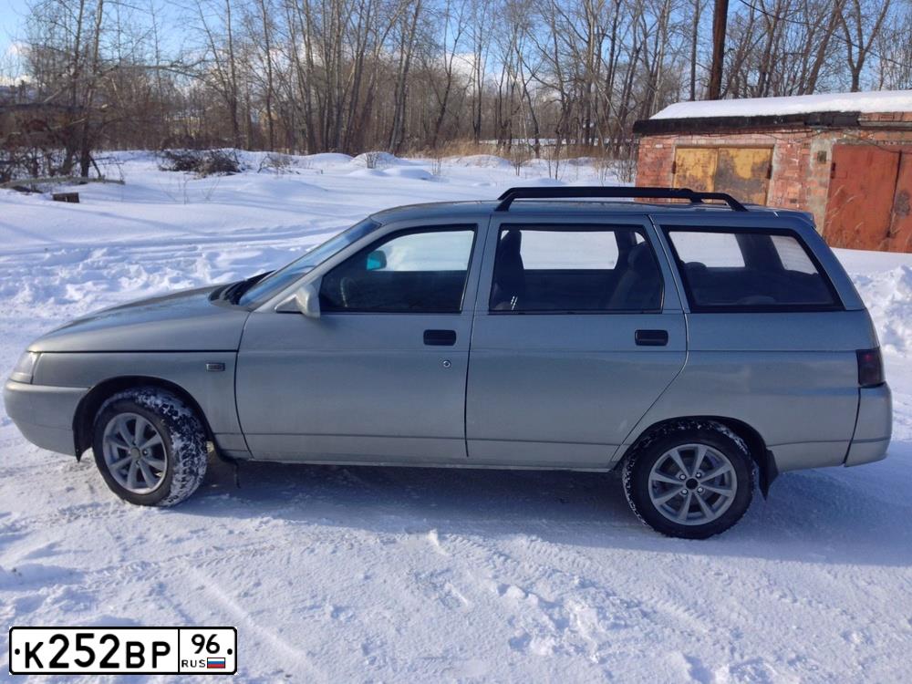 Фото автомобиля LADA 2111, 2002 — госномер С413СС66. Цвет: СЕРЕБРИСТЫЙ