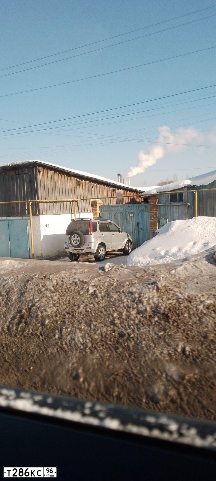 Фото автомобиля ДАЙХАТСУ (JD1) ТЕРИОС ДАЙХАТСУ (JD1) ТЕРИОС, 1997 — госномер Т286КС96. Цвет: Светло-Серый