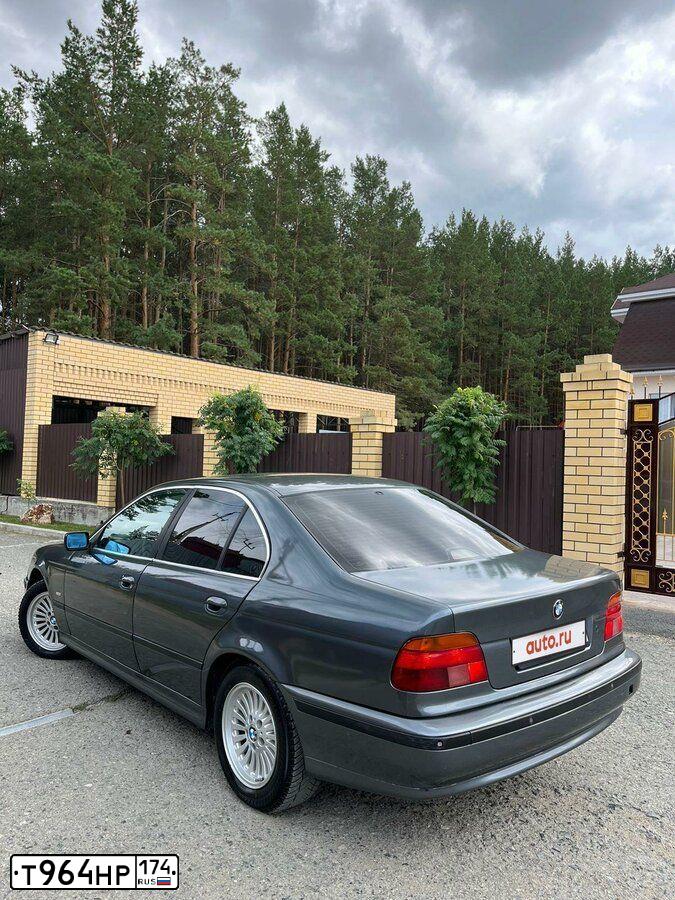 Фото автомобиля BMW SERIE 5, 1999 — госномер Р558ХС196. Цвет: ФИОЛЕТОВЫЙ