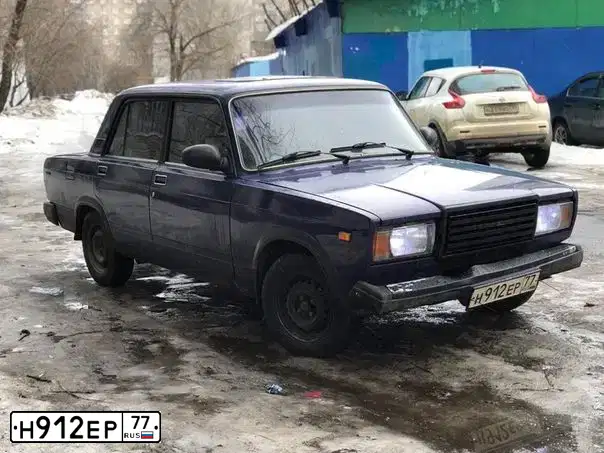 Фото автомобиля LADA 2107, 1999 — госномер В001ВК99. Цвет: СИНИЙ