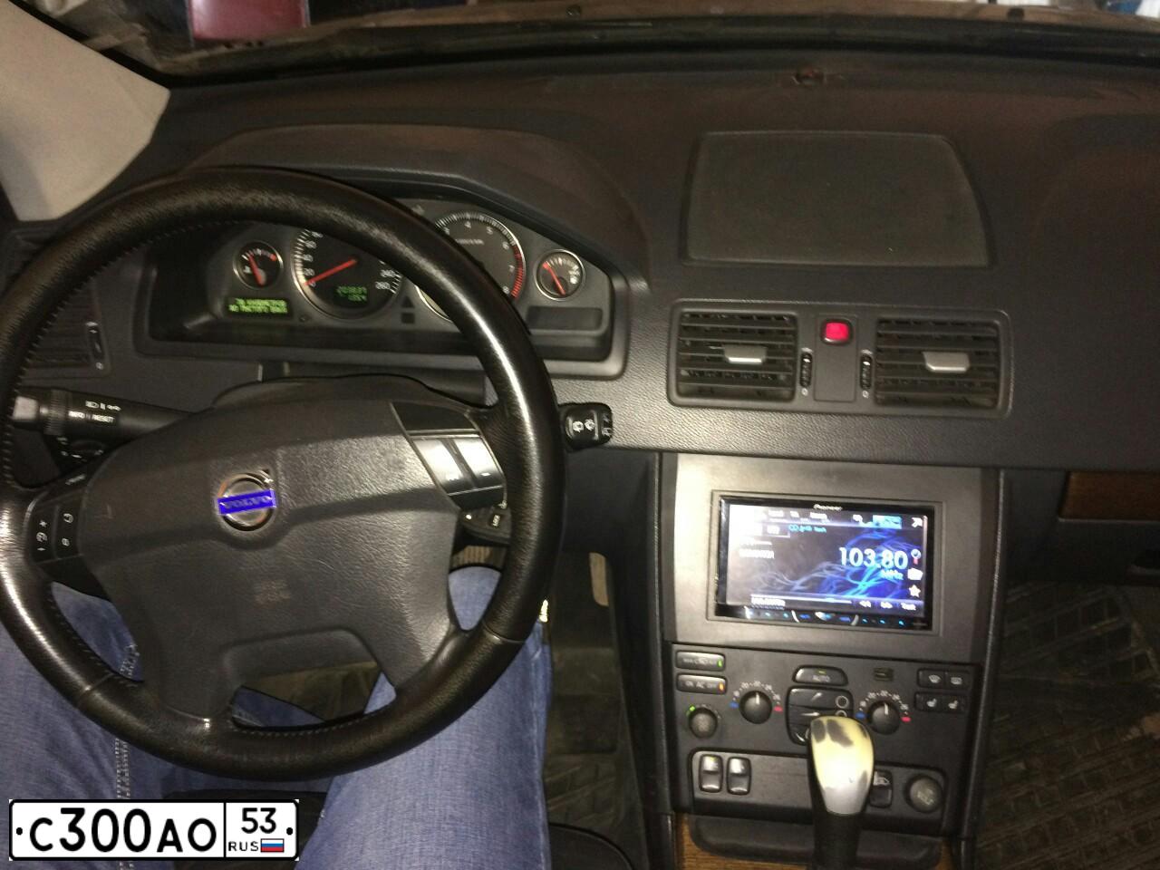 Фото автомобиля VOLVO XC90, 2005 — госномер К367АМ53. Цвет: СЕРЫЙ