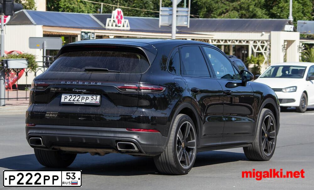 Фото автомобиля LAND ROVER RANGE ROVER EVOQUE, 2014 — госномер М292НВ35. Цвет: ЯРКО-БЕЛЫЙ