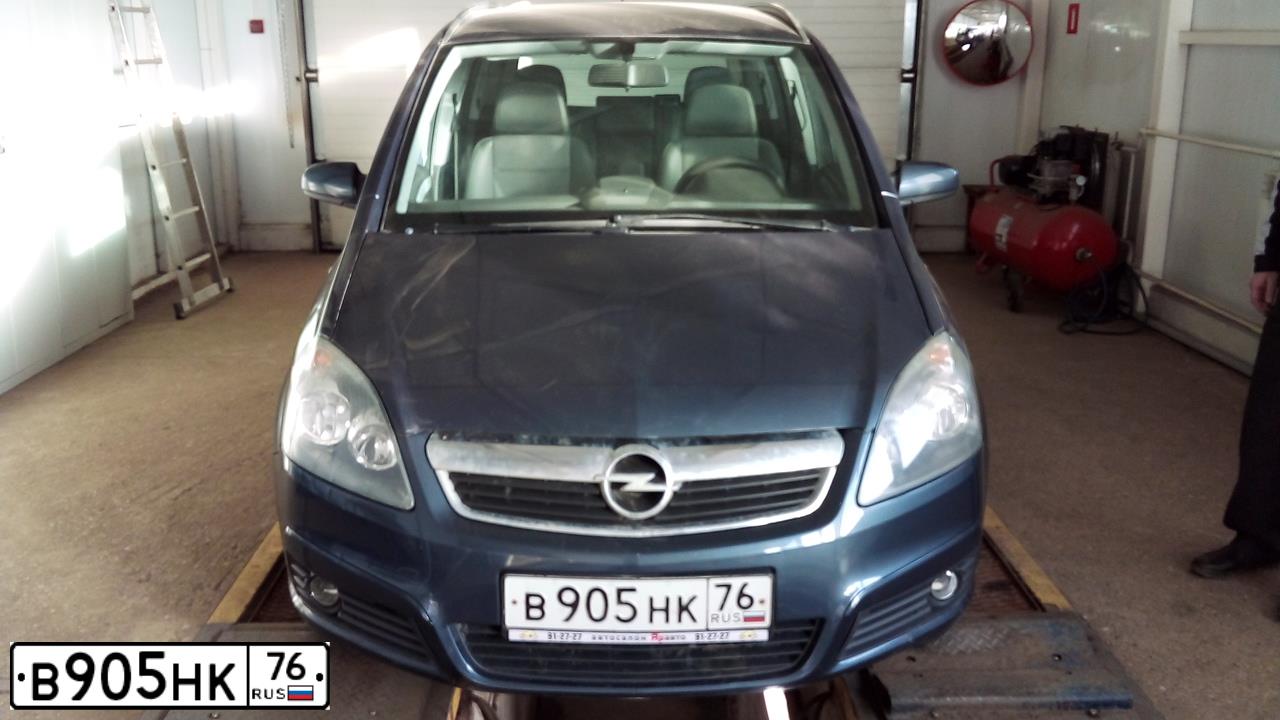 Фото автомобиля OPEL ZAFIRA, 2007 — госномер В905НК76. Цвет: ТЕМНО-СЕРЫЙ