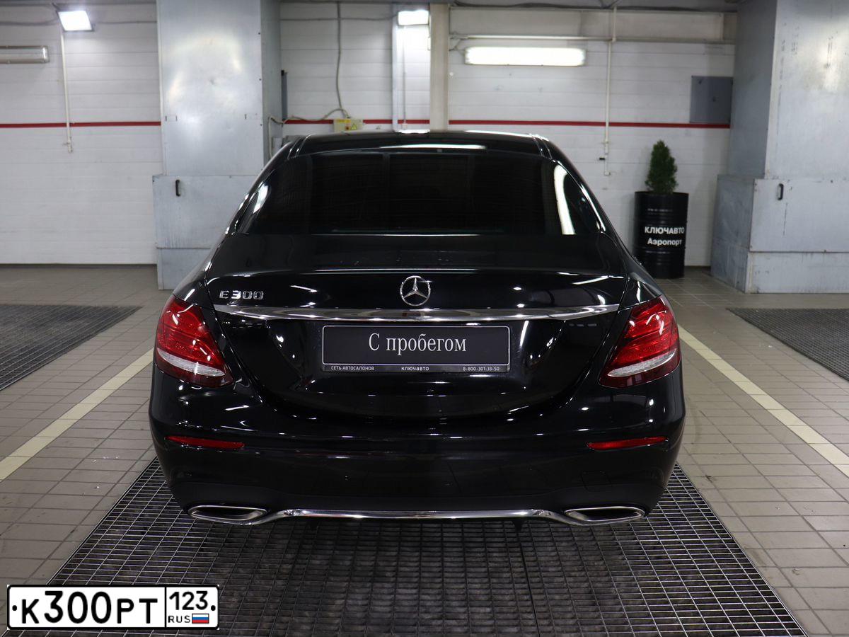 Фото автомобиля MERCEDES E-KLASSE, 2016 — госномер Е535АТ126. Цвет: ЧЕРНЫЙ