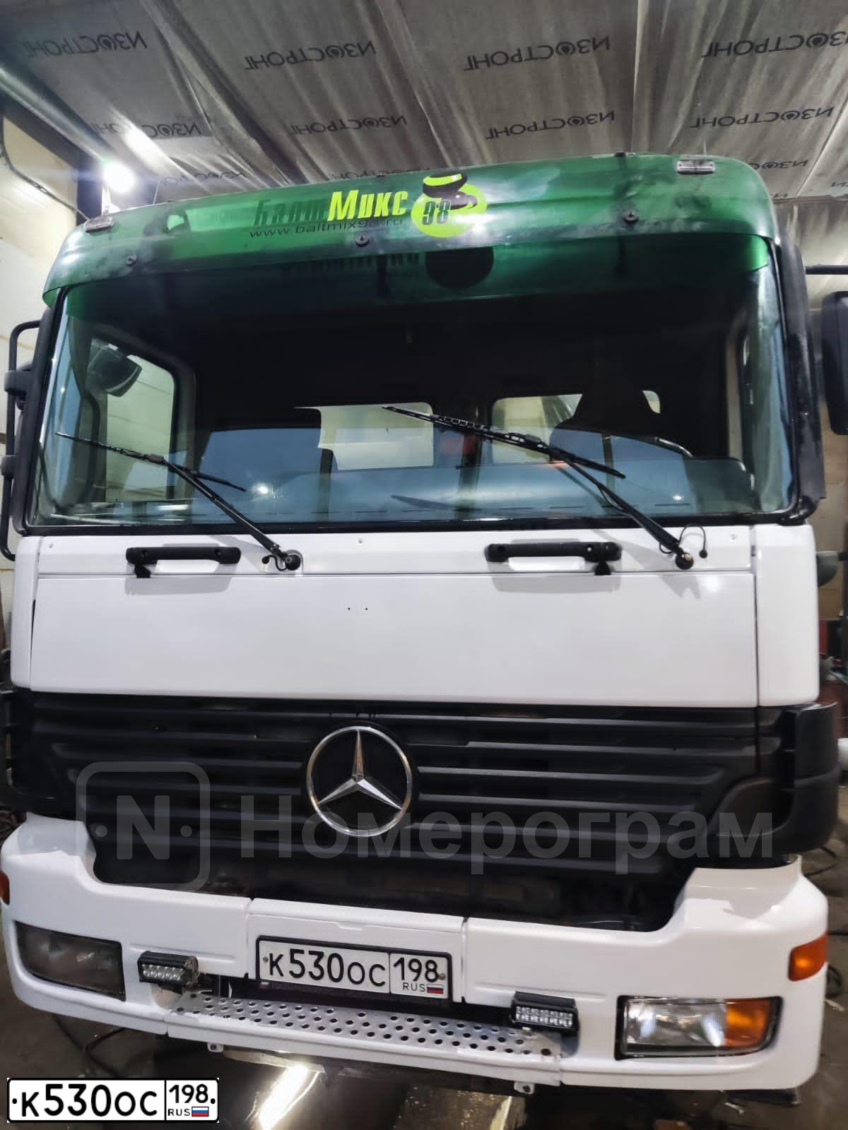 Фото автомобиля MERCEDES ACTROS, 2002 — госномер К530ОС198. Цвет: БЕЛЫЙ
