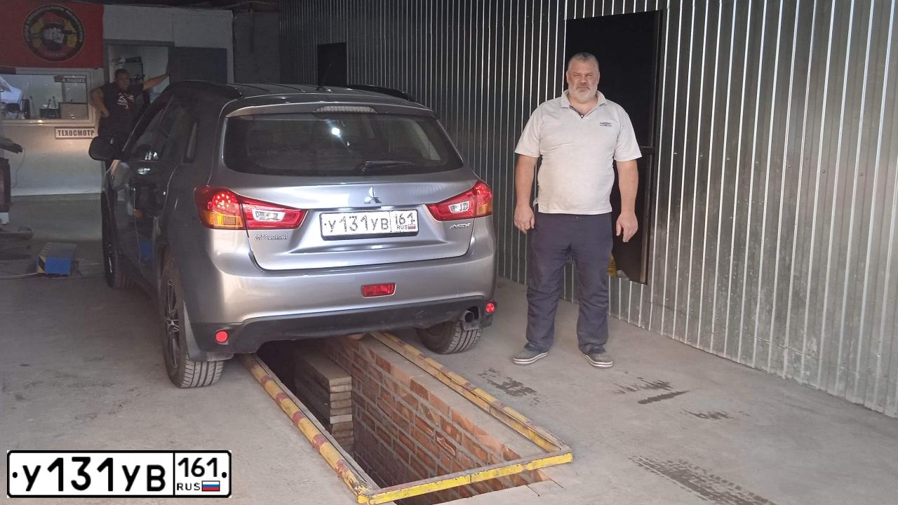 Фото автомобиля MITSUBISHI ASX, 2014 — госномер У131УВ161. Цвет: Серый