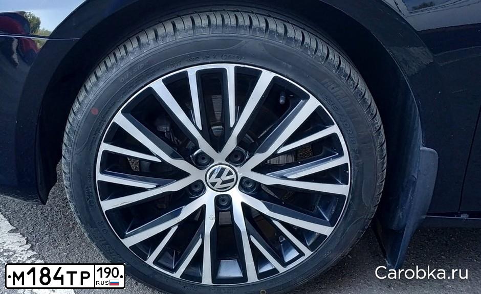 Фото автомобиля VOLKSWAGEN CC, 2012 — госномер М184ТР190. Цвет: ЧЕРНЫЙ