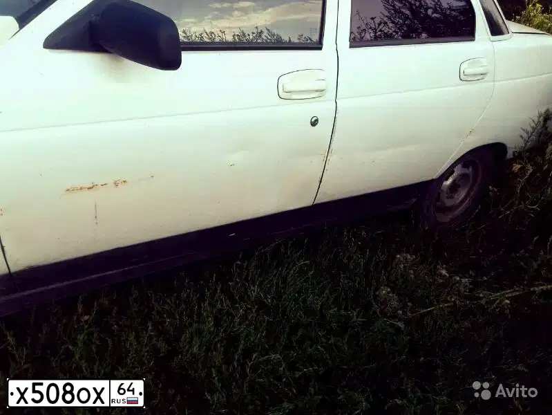 Фото автомобиля LADA 2110, 2002 — госномер Х508ОХ64. Цвет: ЯРКО БЕЛЫЙ