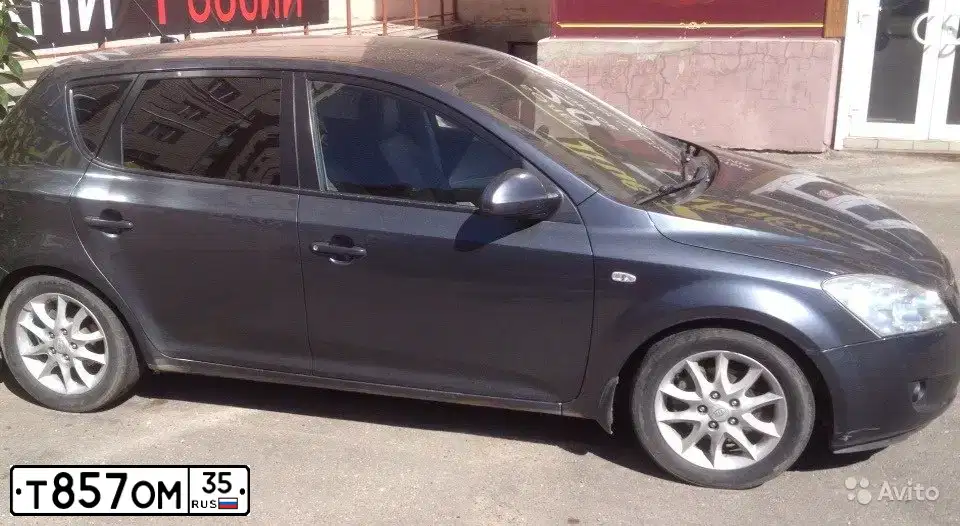Фото автомобиля KIA CEED, 2007 — госномер У468УР76. Цвет: СЕРЫЙ