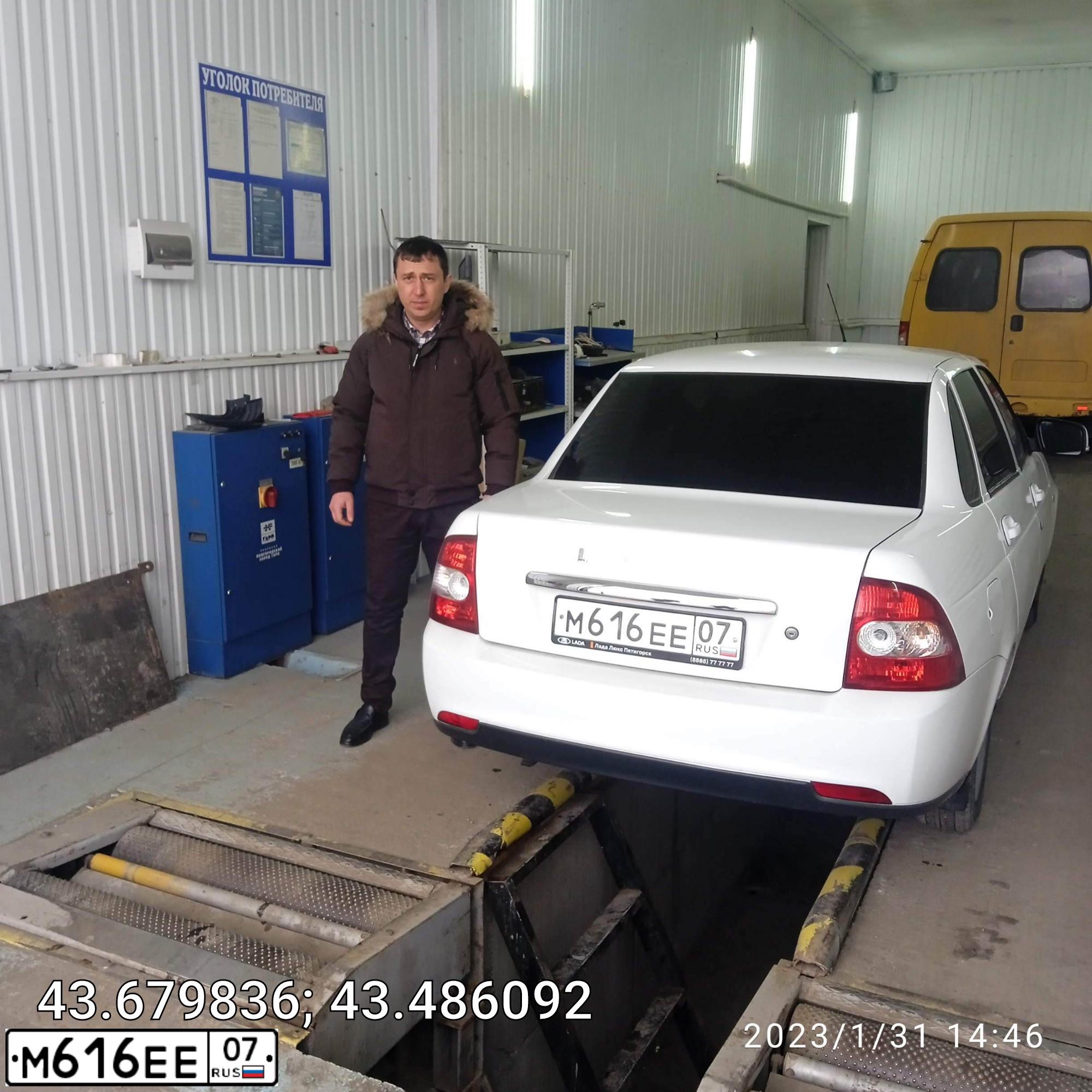 Фото автомобиля LADA 2170 PRIORA, 2013 — госномер М616ЕЕ07. Цвет: Белый