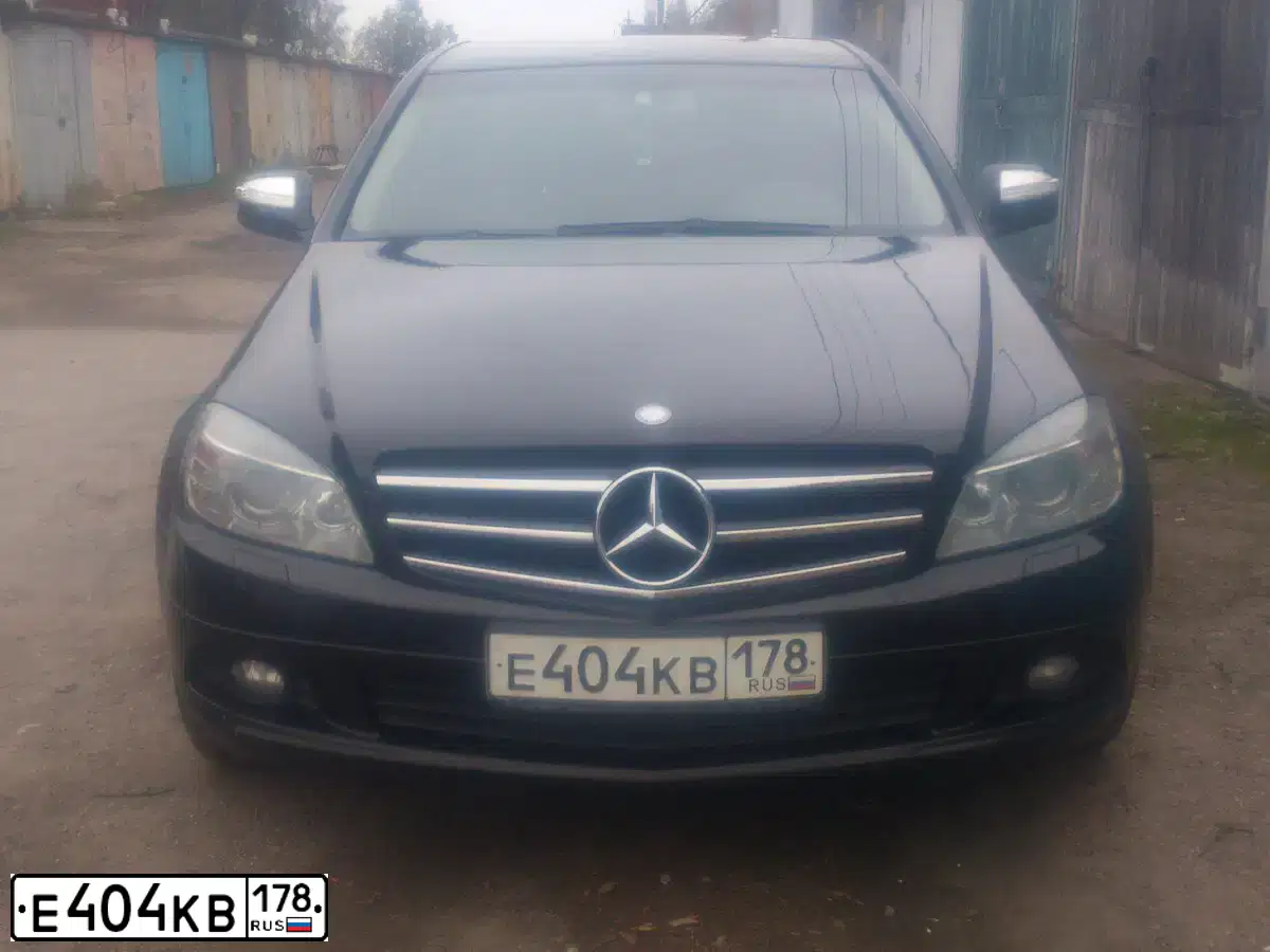 Фото автомобиля MERCEDES C-KLASSE, 2008 — госномер В535ЕС147. Цвет: ЧЕРНЫЙ