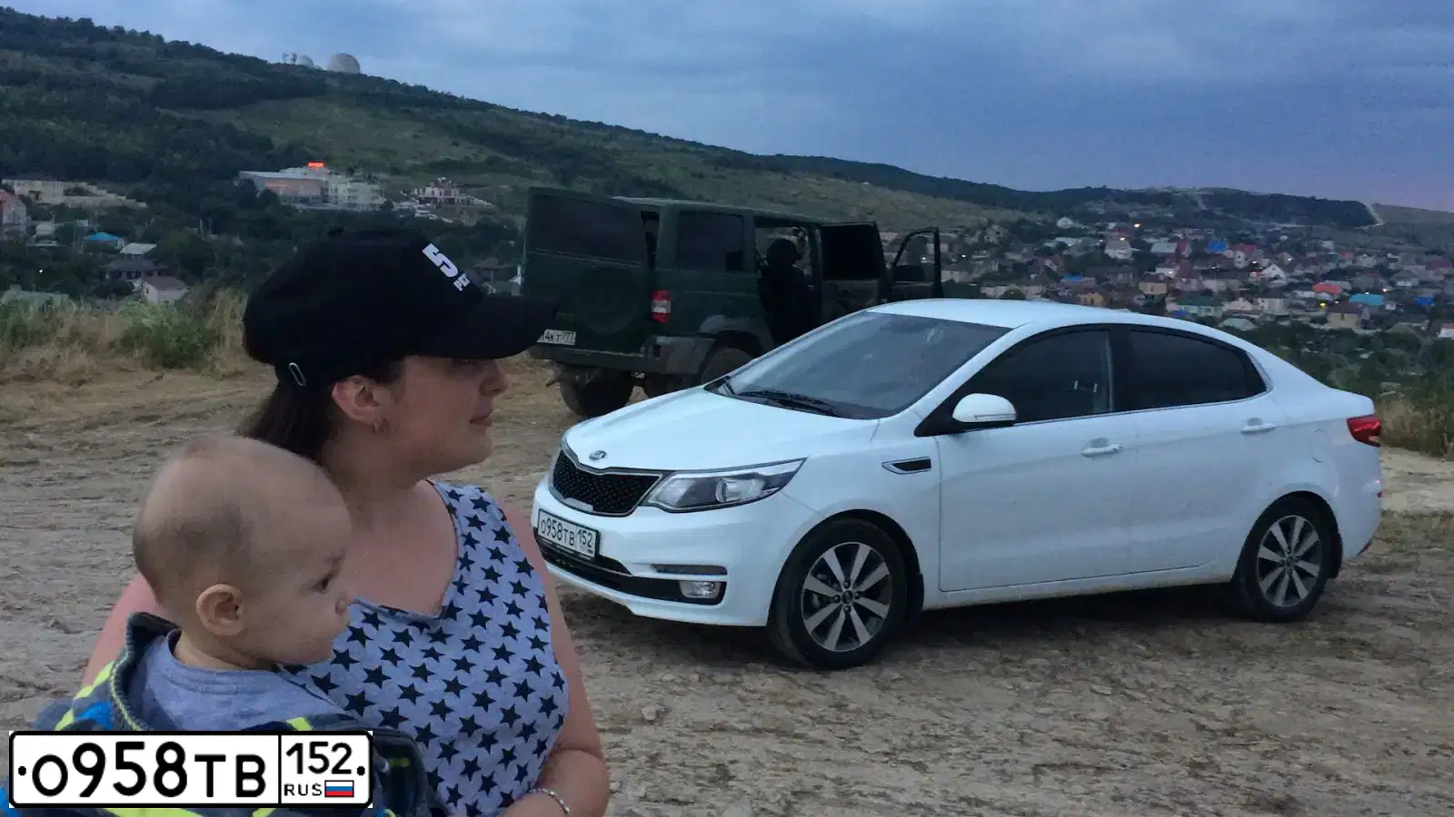 Фото автомобиля KIA RIO, 2017 — госномер О958ТВ152. Цвет: БЕЛЫЙ