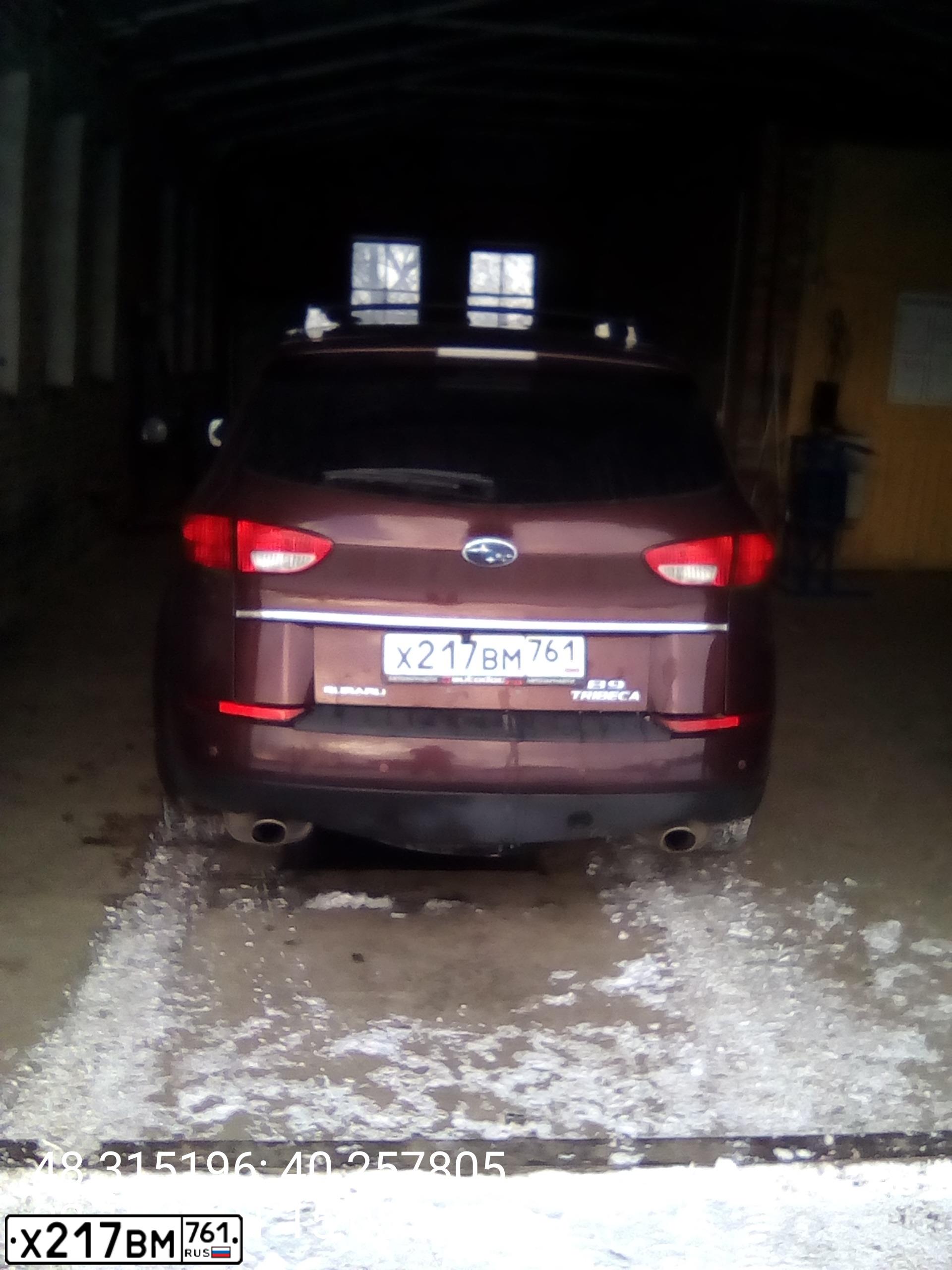 Фото автомобиля SUBARU B9 TRIBECA, 2005 — госномер Х217ВМ761. Цвет: ТЕМНО-КОРИЧНЕВЫЙ