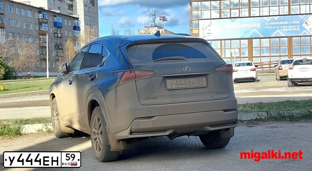 Фото автомобиля MERCEDES-BENZ E220, 2001 — госномер М674РР95
