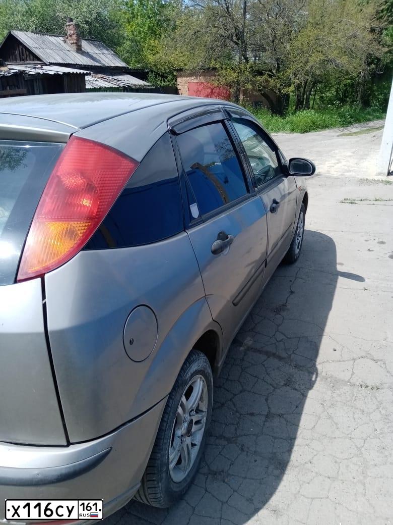 Фото автомобиля FORD FOCUS, 2004 — госномер В937НС97. Цвет: СЕРО-ЗОЛОТИСТЫЙ