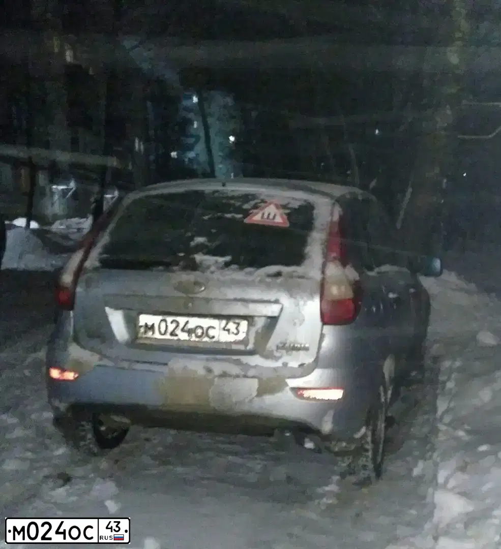 Фото автомобиля LADA 2192 KALINA, 2013 — госномер М024ОС43. Цвет: ГОЛУБОЙ