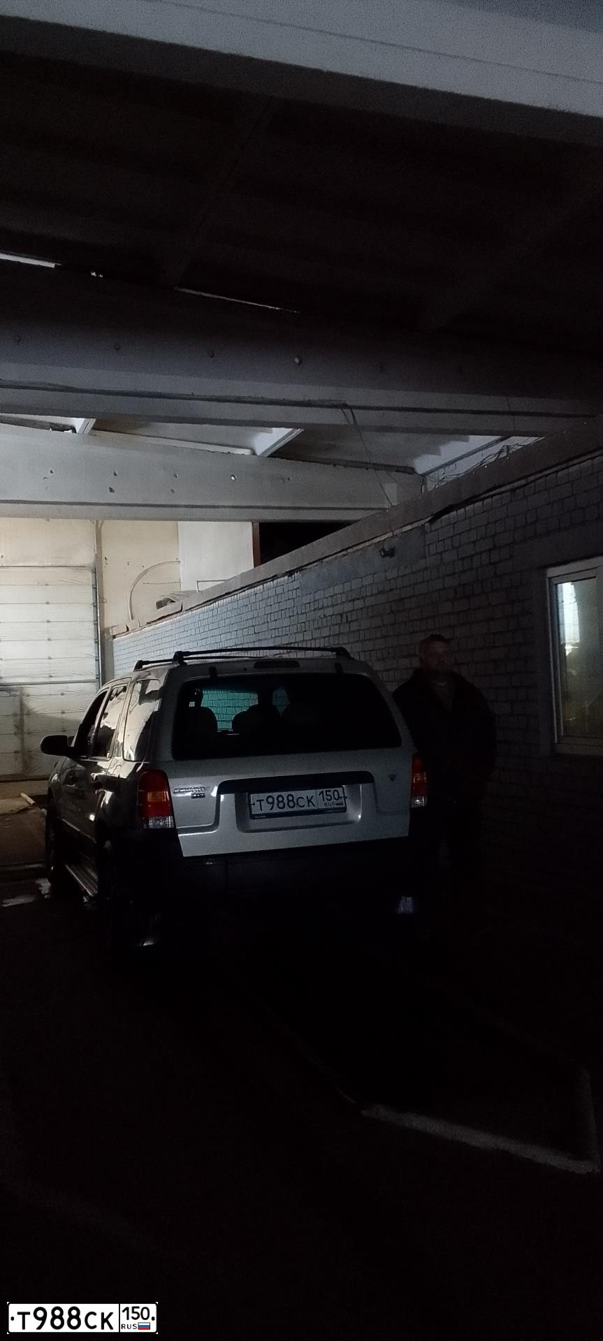 Фото автомобиля FORD ESCAPE, 2005 — госномер В720УЕ69. Цвет: БЕЖЕВЫЙ СВЕТЛЫЙ