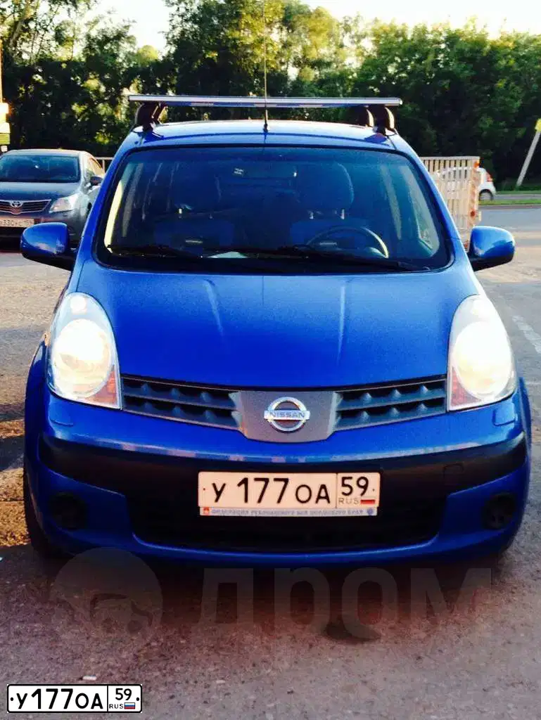 Фото автомобиля NISSAN NOTE, 2007 — госномер У177ОА59. Цвет: СИНИЙ