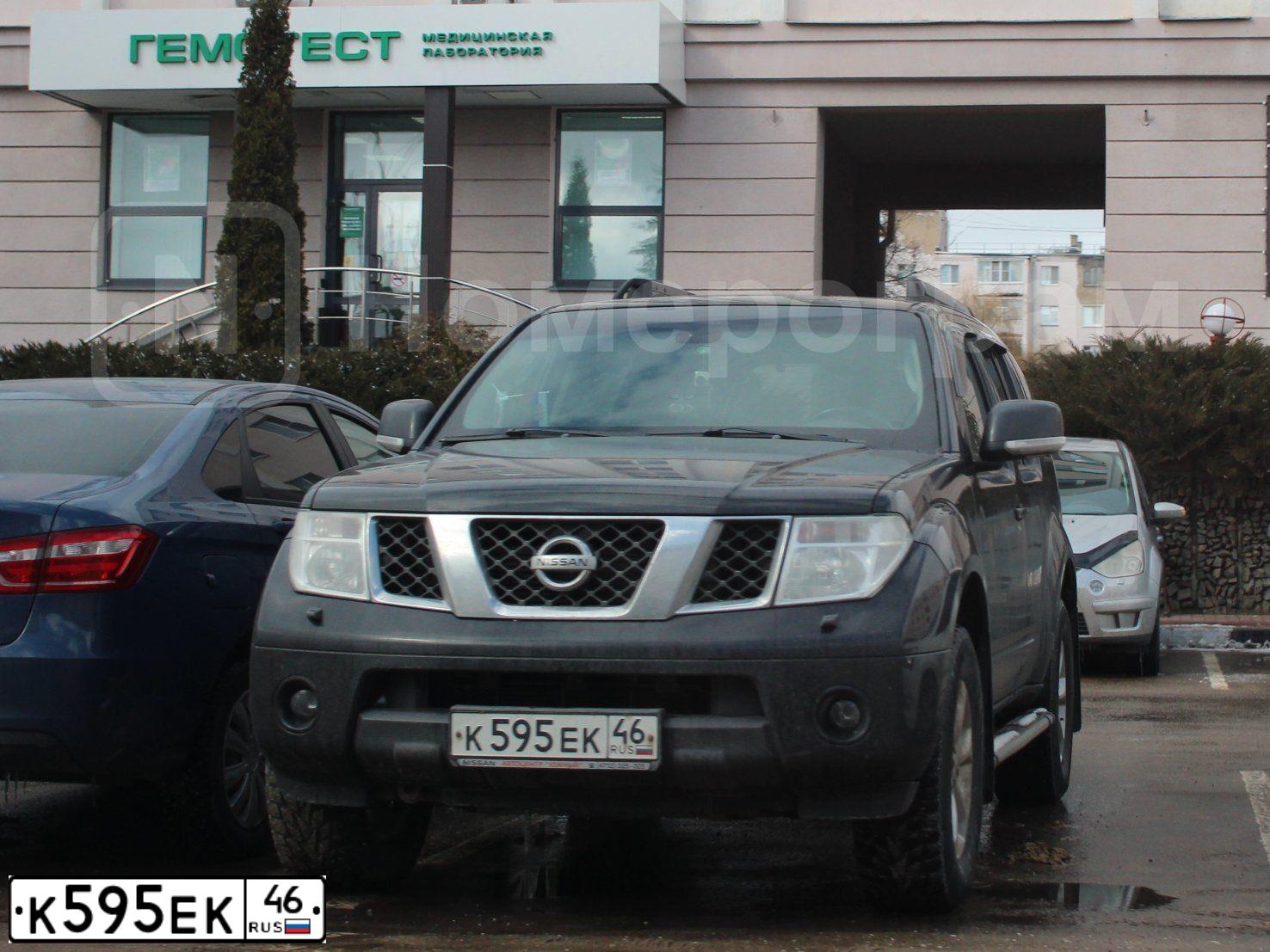 Фото автомобиля NISSAN PATHFINDER, 2008 — госномер К595ЕК46. Цвет: ЧЕРНЫЙ