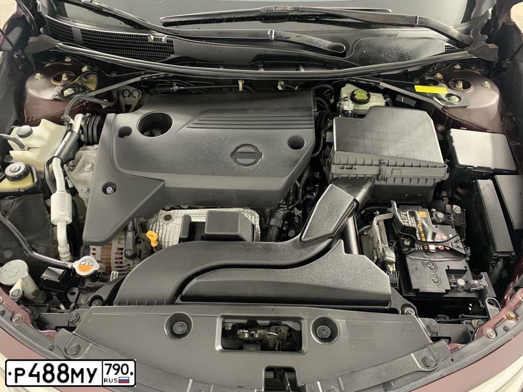 Фото автомобиля NISSAN TEANA, 2015 — госномер Е033ЕВ977. Цвет: ТЕМНО-БОРДОВЫЙ