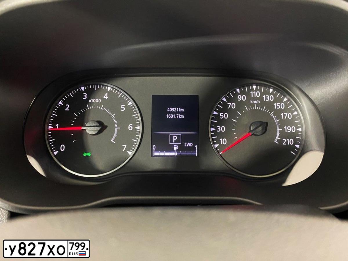 Фото автомобиля RENAULT DUSTER, 2021 — госномер В677АХ977. Цвет: Оранжевый