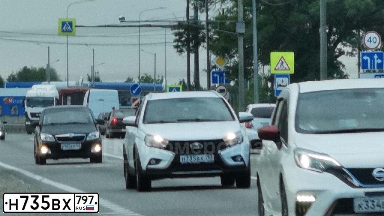 Фото автомобиля MAZDA 3, 2010 — госномер Н005КЕ36. Цвет: голубой