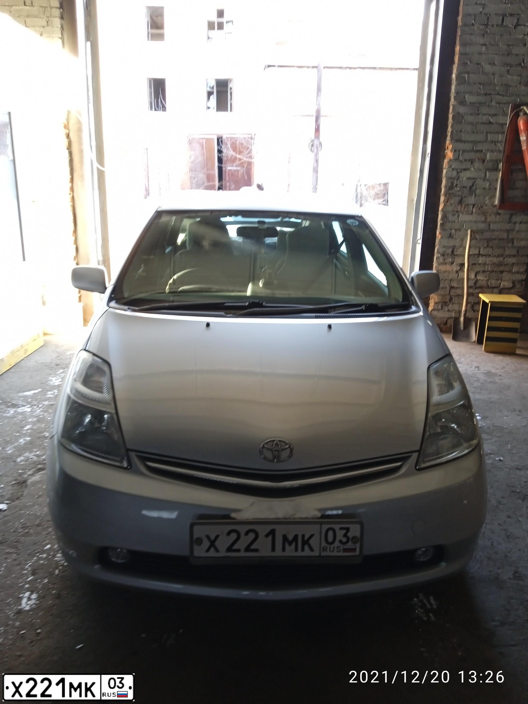 Фото автомобиля TOYOTA PRIUS, 2008 — госномер Х221МК03