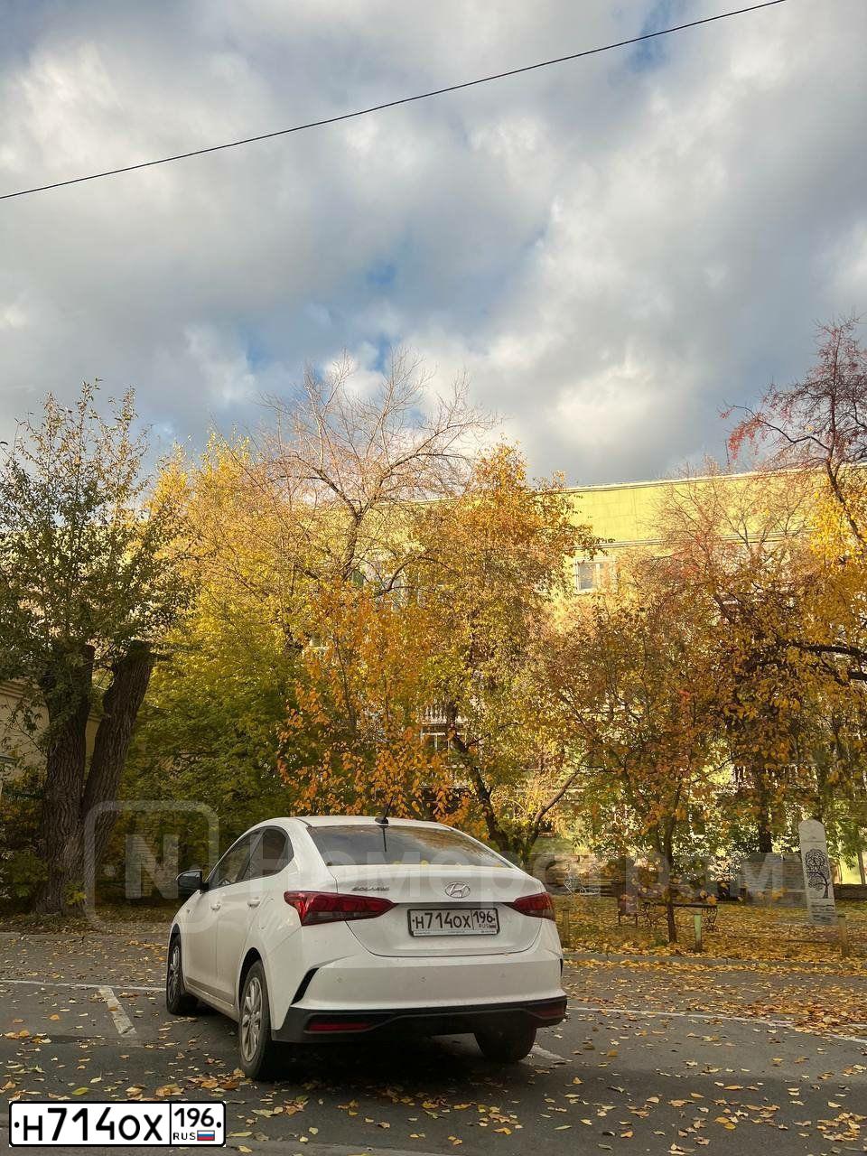 Фото автомобиля HYUNDAI SOLARIS, 2021 — госномер С177ХР196. Цвет: Белый
