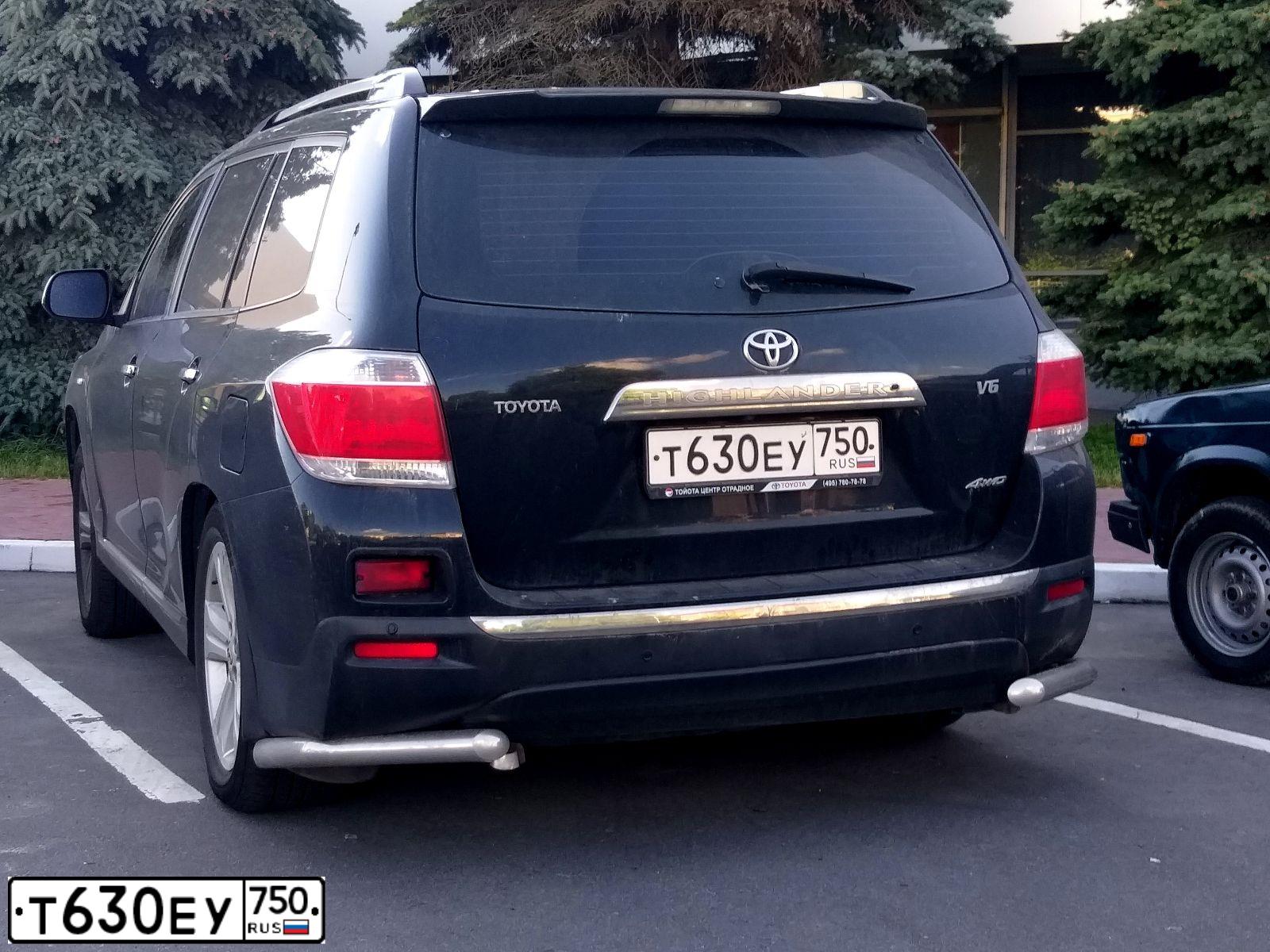 Фото автомобиля TOYOTA HIGHLANDER, 2011 — госномер В715ЕР138. Цвет: ЧЕРНЫЙ