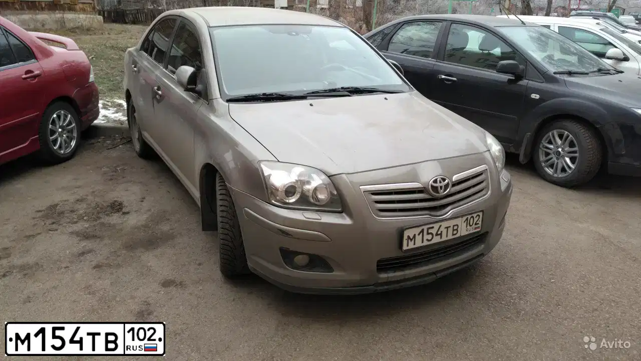 Фото автомобиля TOYOTA AVENSIS, 2007 — госномер Е366МТ142. Цвет: БЕЖЕВЫЙ