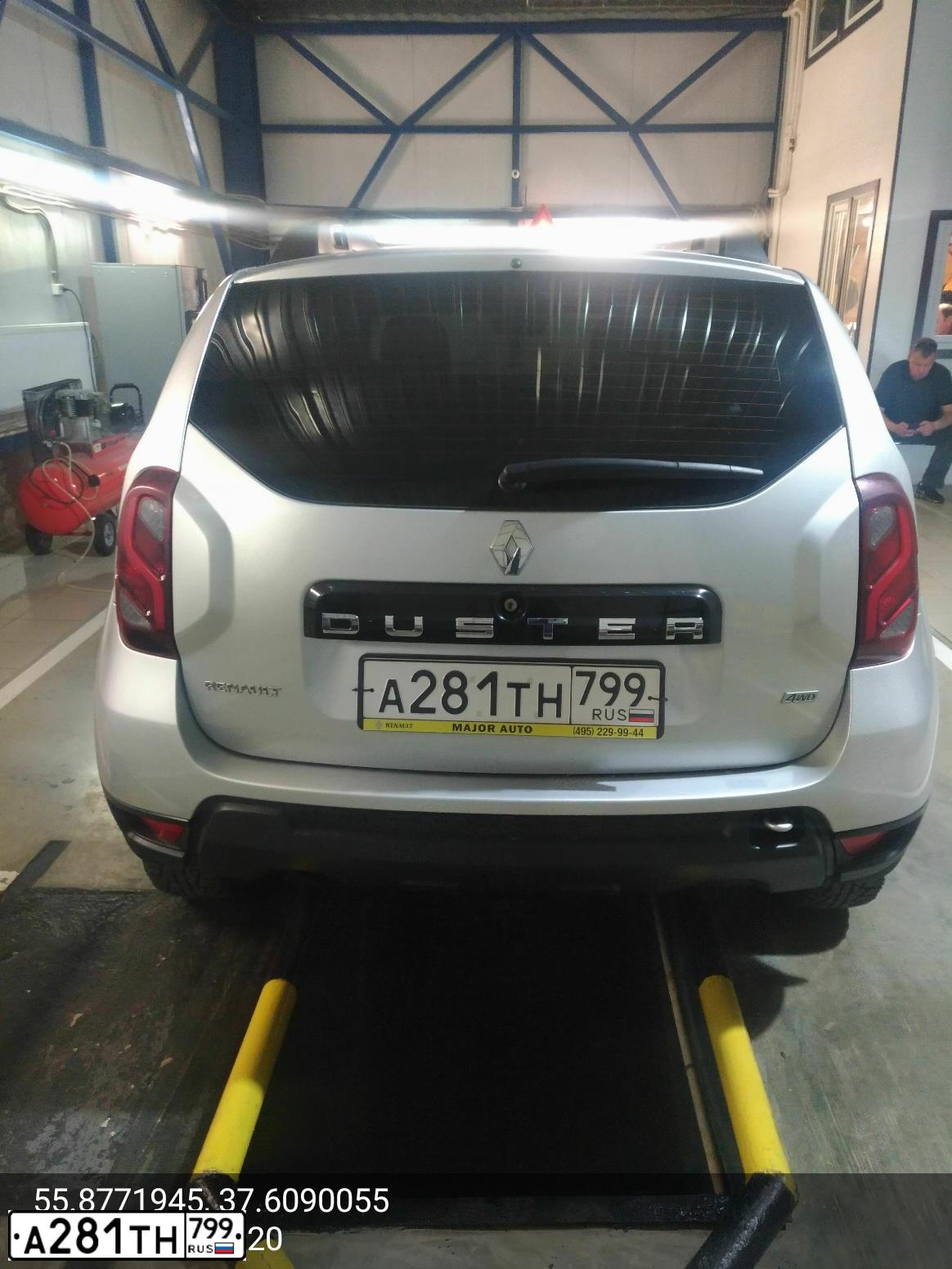Фото автомобиля RENAULT DUSTER, 2018 — госномер А281ТН799. Цвет: СВЕТЛО-СЕРЫЙ
