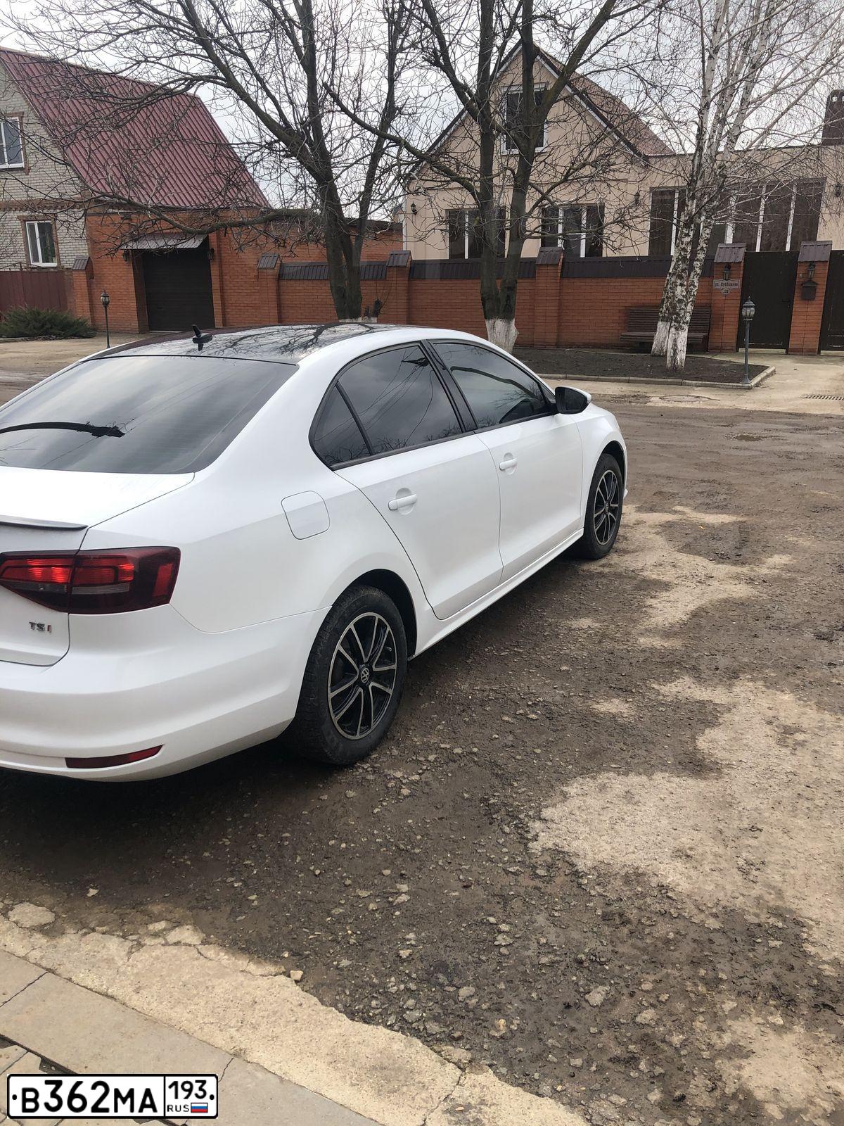 Фото автомобиля VOLKSWAGEN JETTA, 2016 — госномер В362МА193. Цвет: Белый