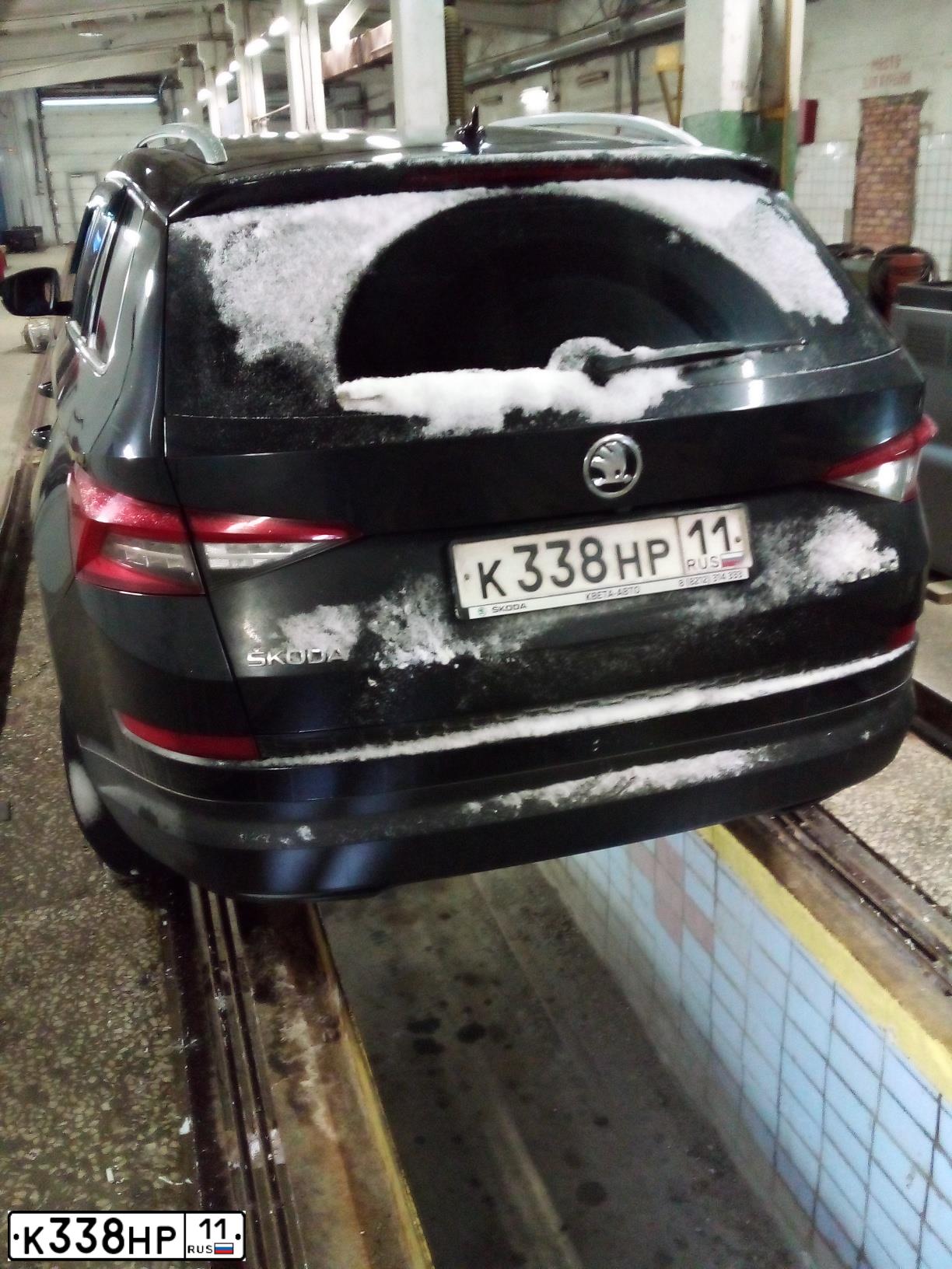 Фото автомобиля SKODA KODIAQ, 2018 — госномер К338НР11. Цвет: ЧЕРНЫЙ