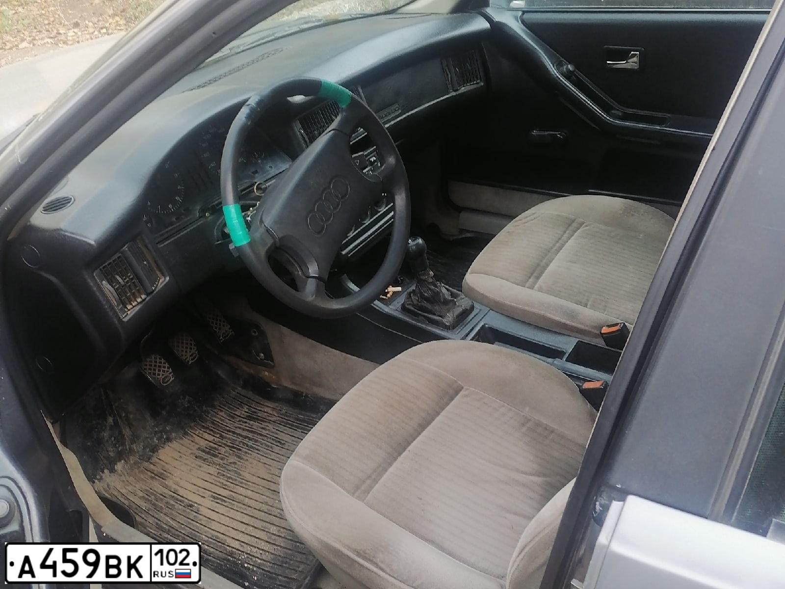 Фото автомобиля AUDI 80, 1987 — госномер М404НУ702. Цвет: СЕРЕБРИСТО-СЕРЫЙ
