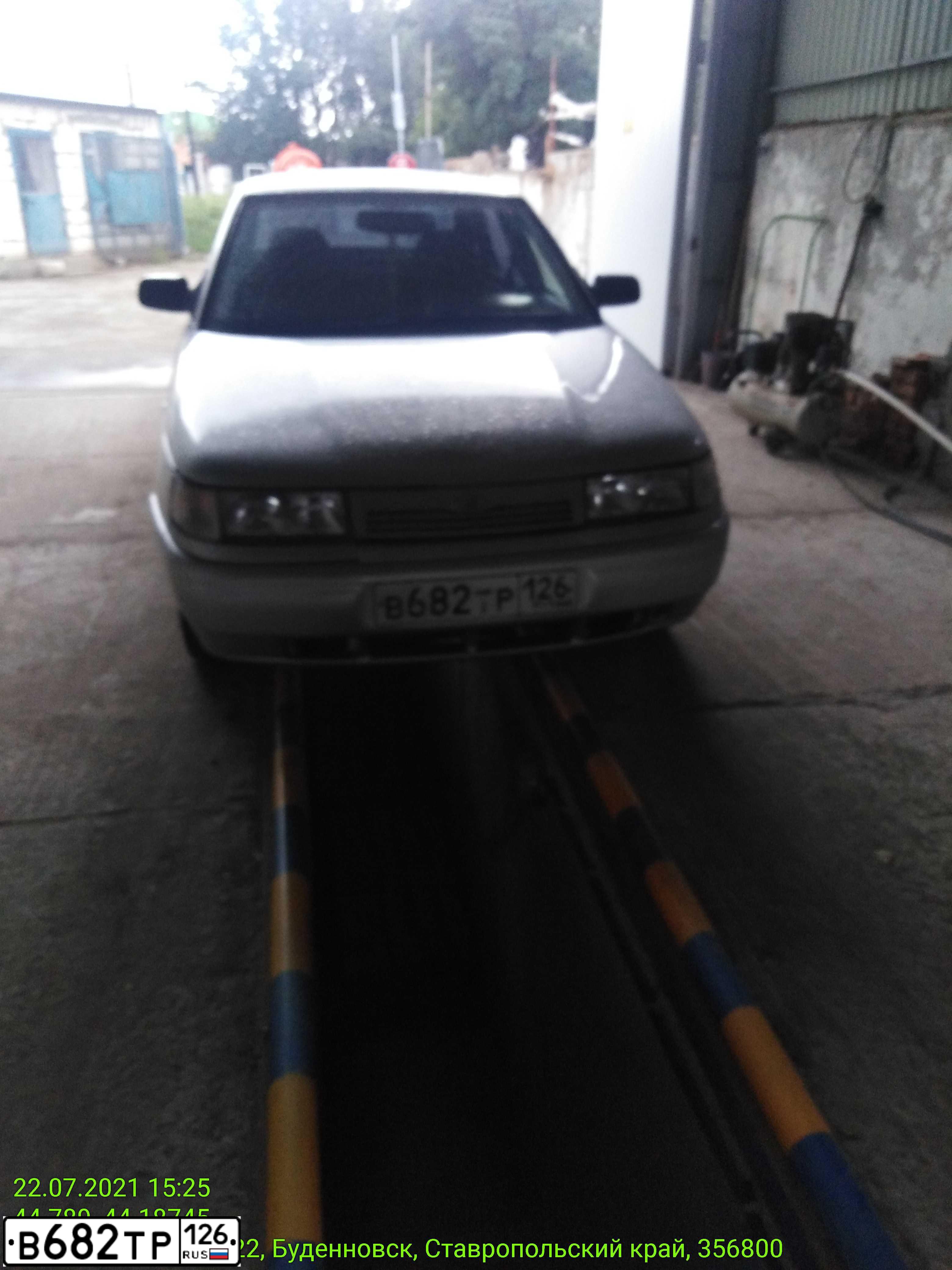 Фото автомобиля LADA 2110, 2006 — госномер О012ОР136. Цвет: СВЕТЛО СЕРЕБРИСТЫЙ МЕТАЛЛ