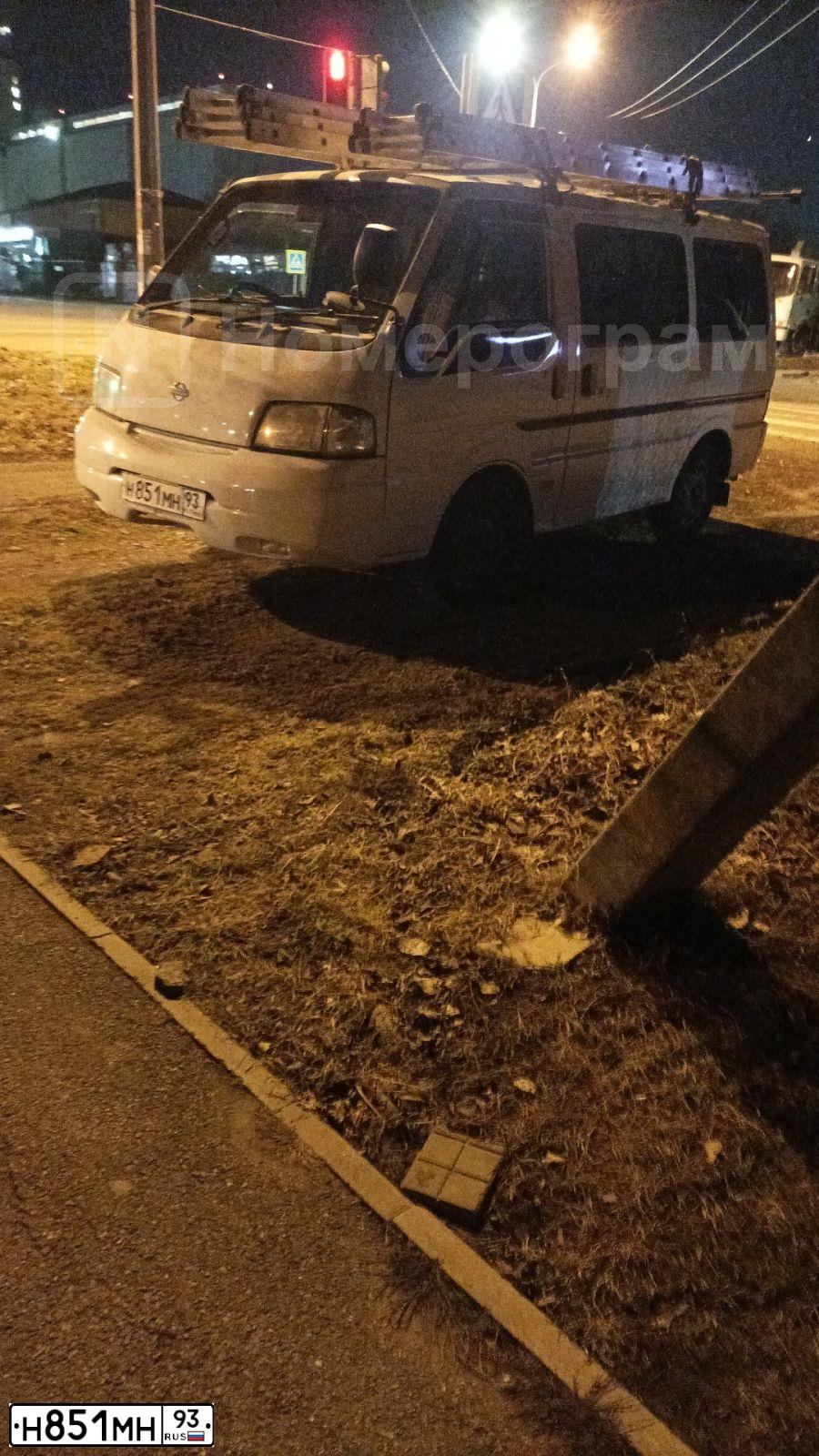 Фото автомобиля MITSUBISHI LANCER, 2006 — госномер В459РВ150. Цвет: ЧЕРНЫЙ