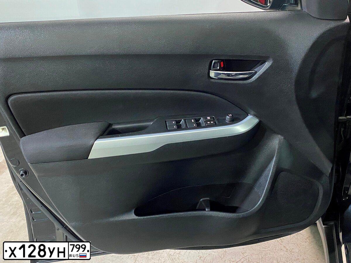 Фото автомобиля SUZUKI /GRAND/ VITARA, 2016 — госномер В271РР790. Цвет: черный-белый
