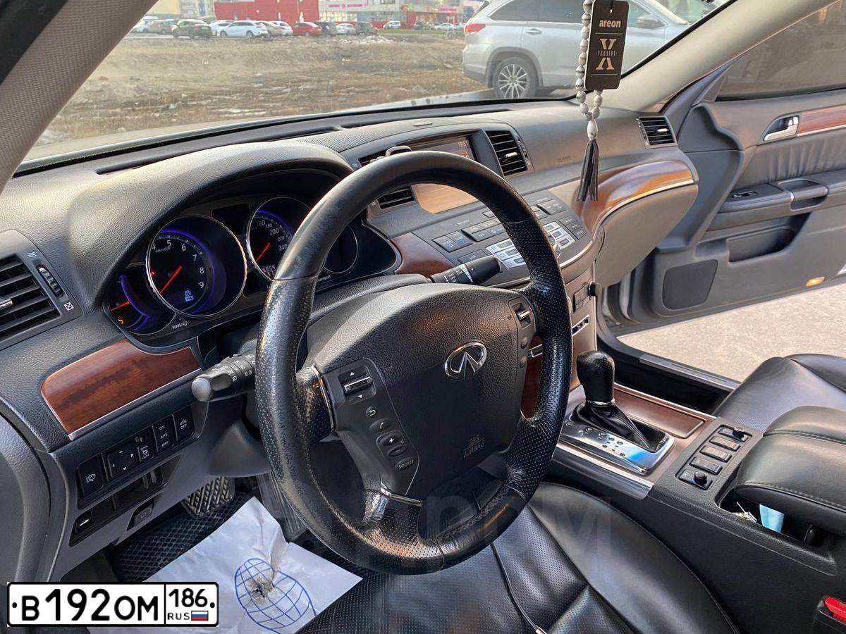 Фото автомобиля INFINITI M35, 2008 — госномер М554МЕ186. Цвет: Серебристый