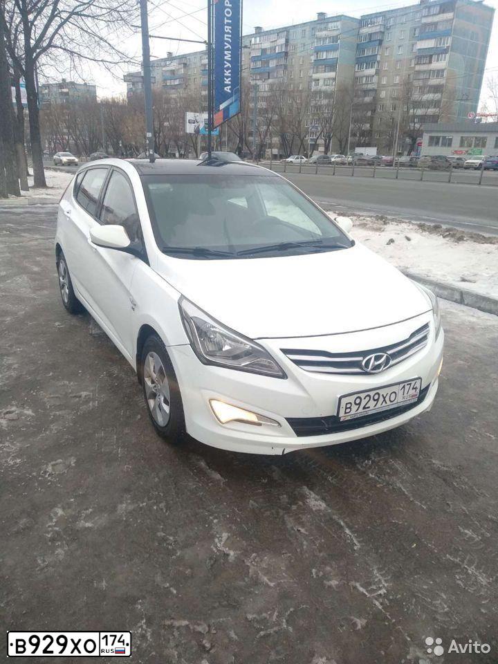 Фото автомобиля HYUNDAI SOLARIS, 2014 — госномер К323КХ702. Цвет: Белый
