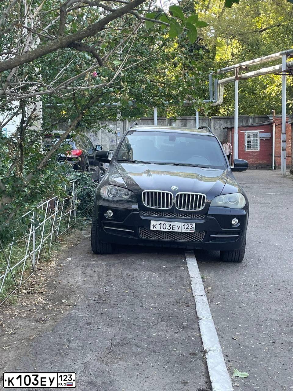 Фото автомобиля BMW X5, 2008 — госномер К103ЕУ123. Цвет: ЧЕРНЫЙ