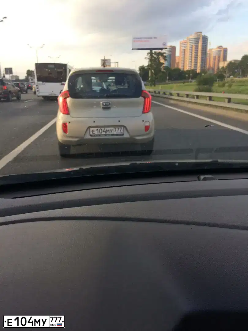 Фото автомобиля KIA PICANTO / MORNING, 2011 — госномер М953АС193. Цвет: БЕЖЕВЫЙ