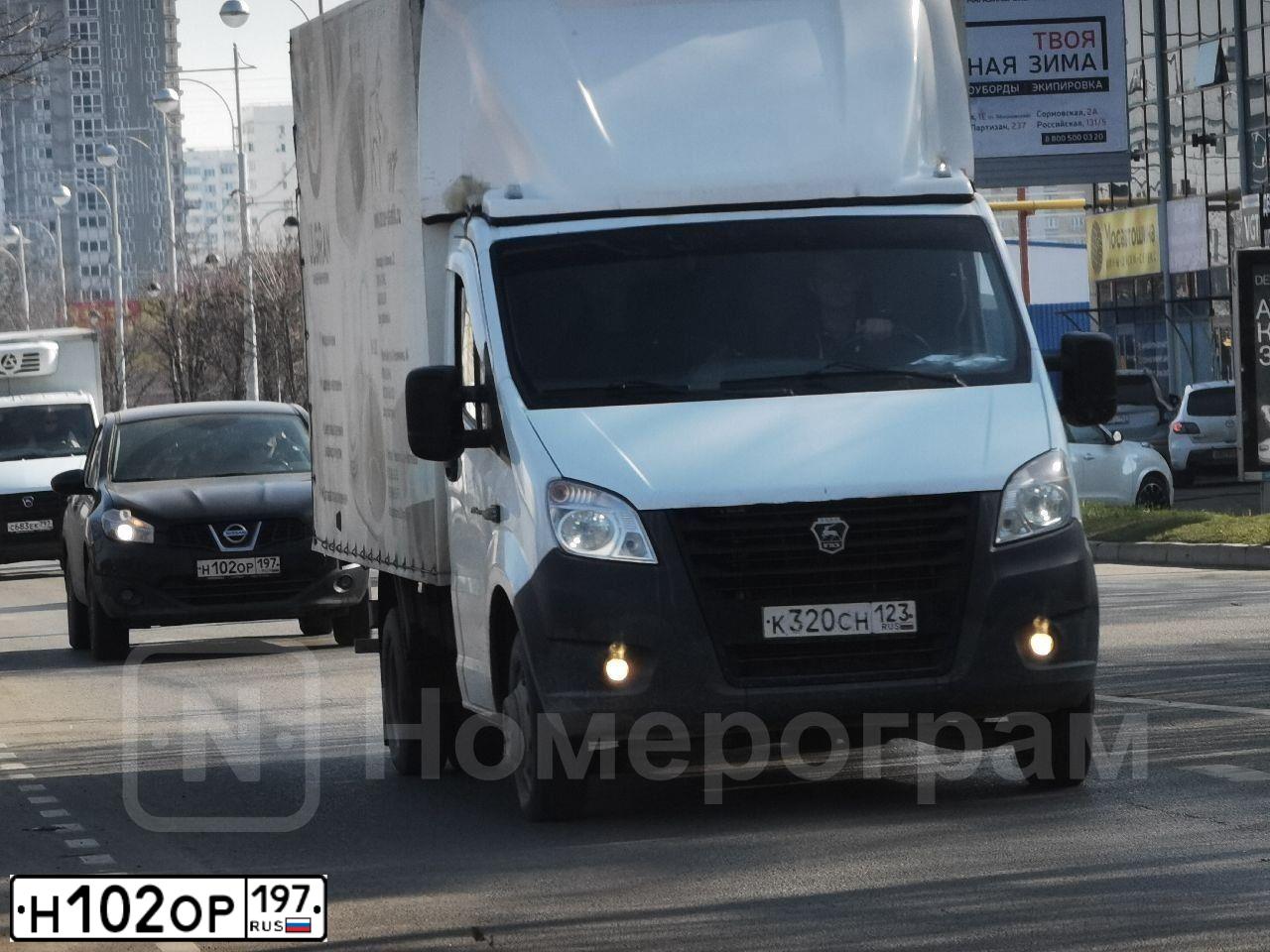 Фото автомобиля NISSAN QASHQAI, 2011 — госномер Н102ОР197. Цвет: ЧЕРНЫЙ