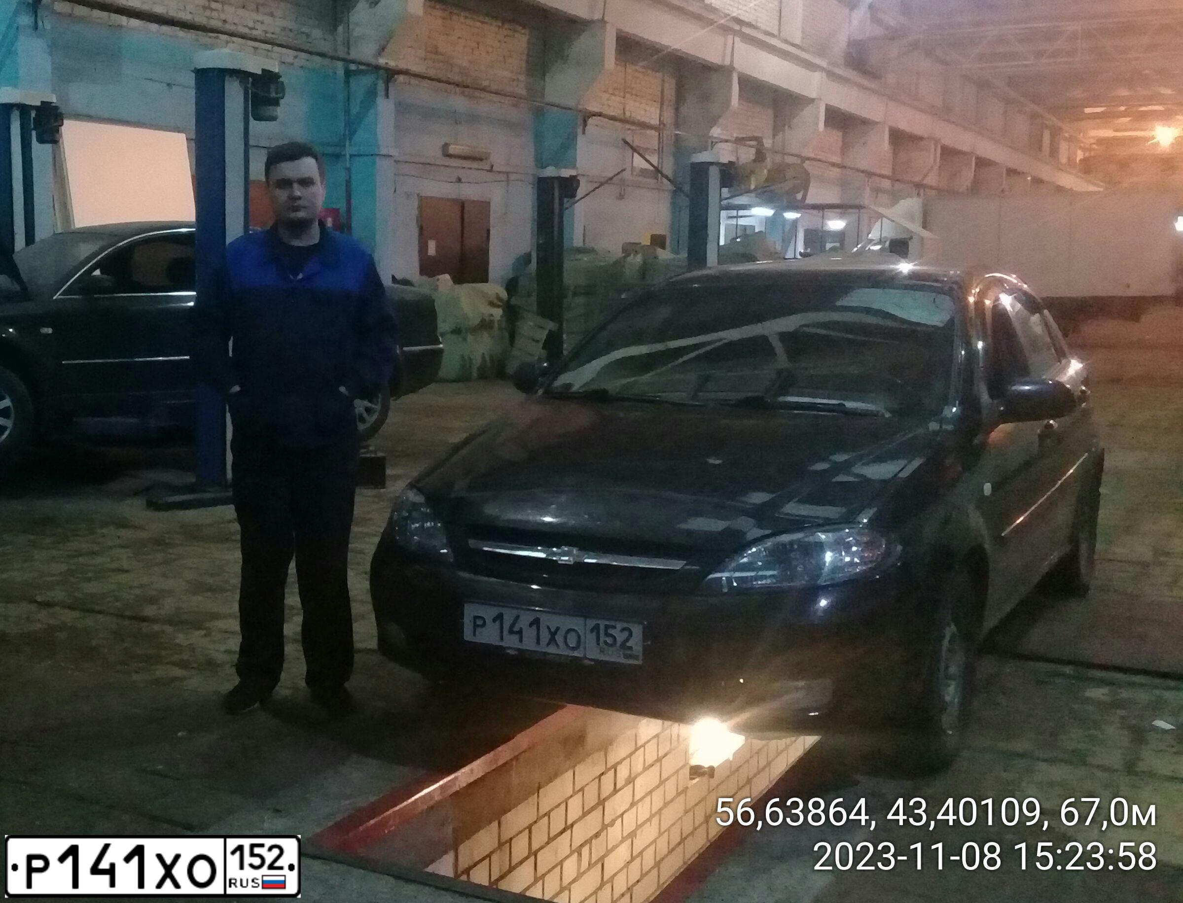 Фото автомобиля MITSUBISHI OUTLANDER, 2002 — госномер Р141ХВ152. Цвет: СВЕТЛО-СЕРЫЙ