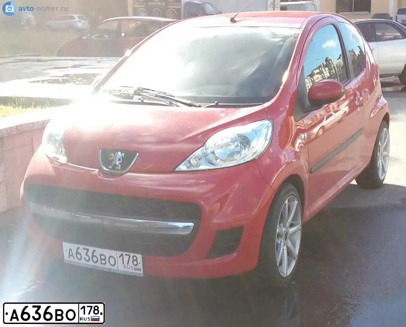Фото автомобиля PEUGEOT 308, 2011 — госномер А636ВО178. Цвет: Белый
