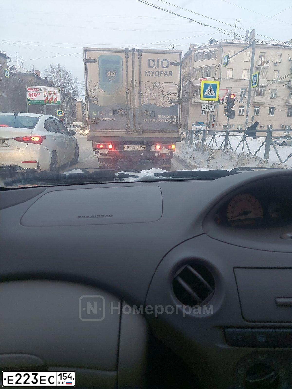 Фото автомобиля HYUNDAI MIGHTY, 2010 — госномер Е223ЕС154. Цвет: Белый