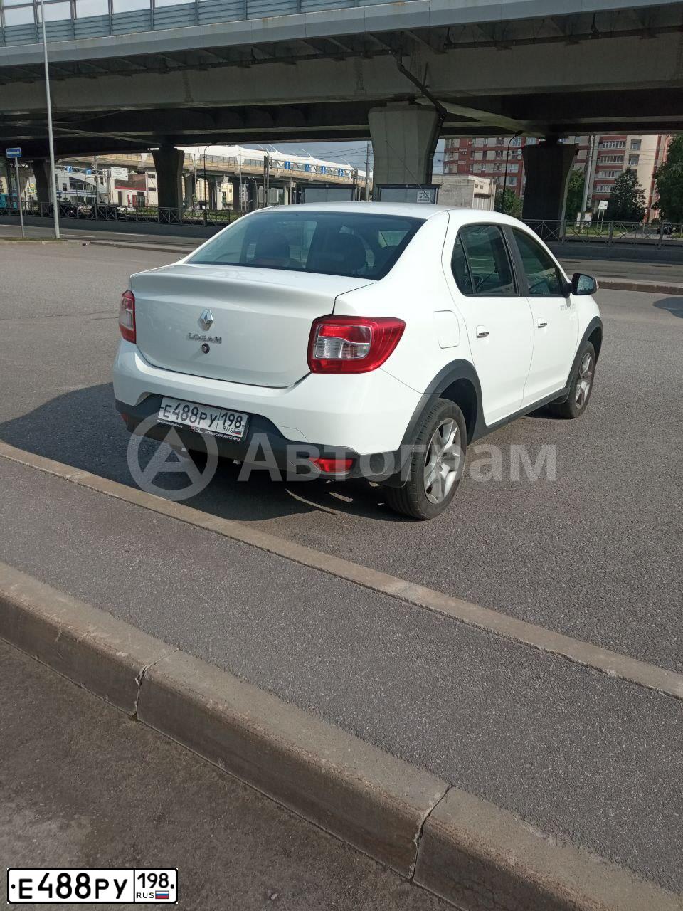 Фото автомобиля RENAULT LOGAN, 2019 — госномер Е488РУ198. Цвет: Белый