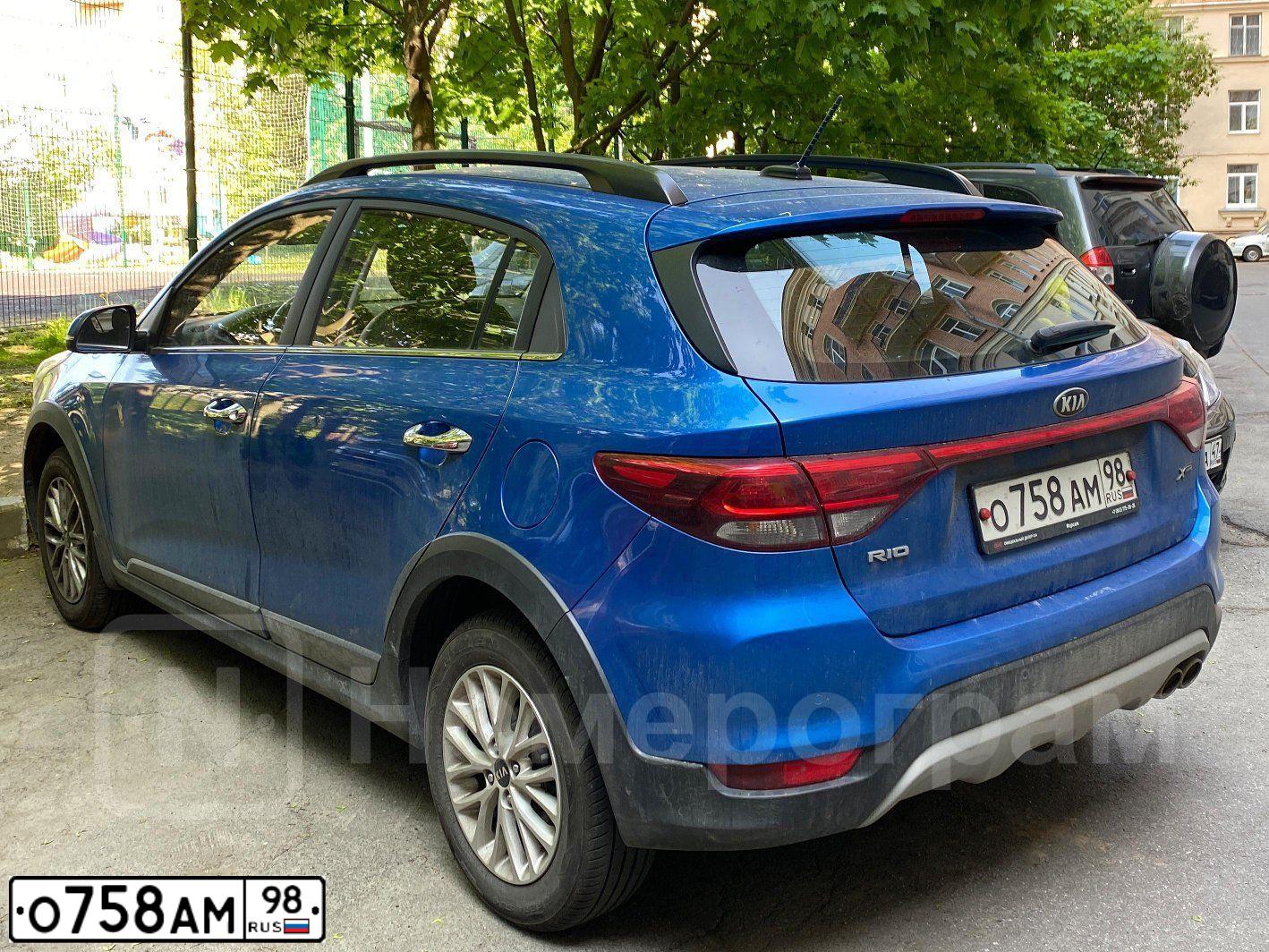 Фото автомобиля KIA RIO, 2010 — госномер О758АМ98. Цвет: синий