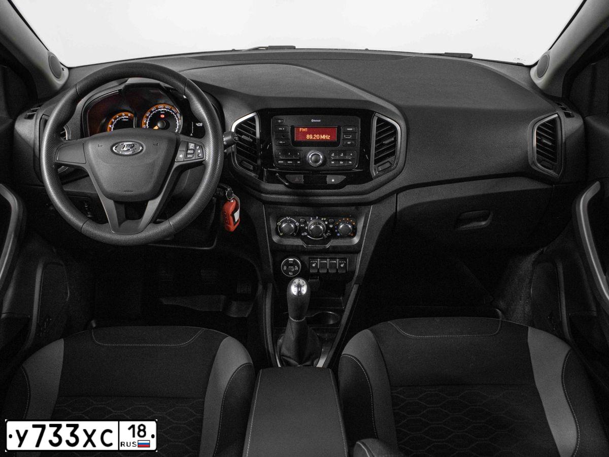 Фото автомобиля LADA XRAY, 2020 — госномер У733ХС18. Цвет: Красный