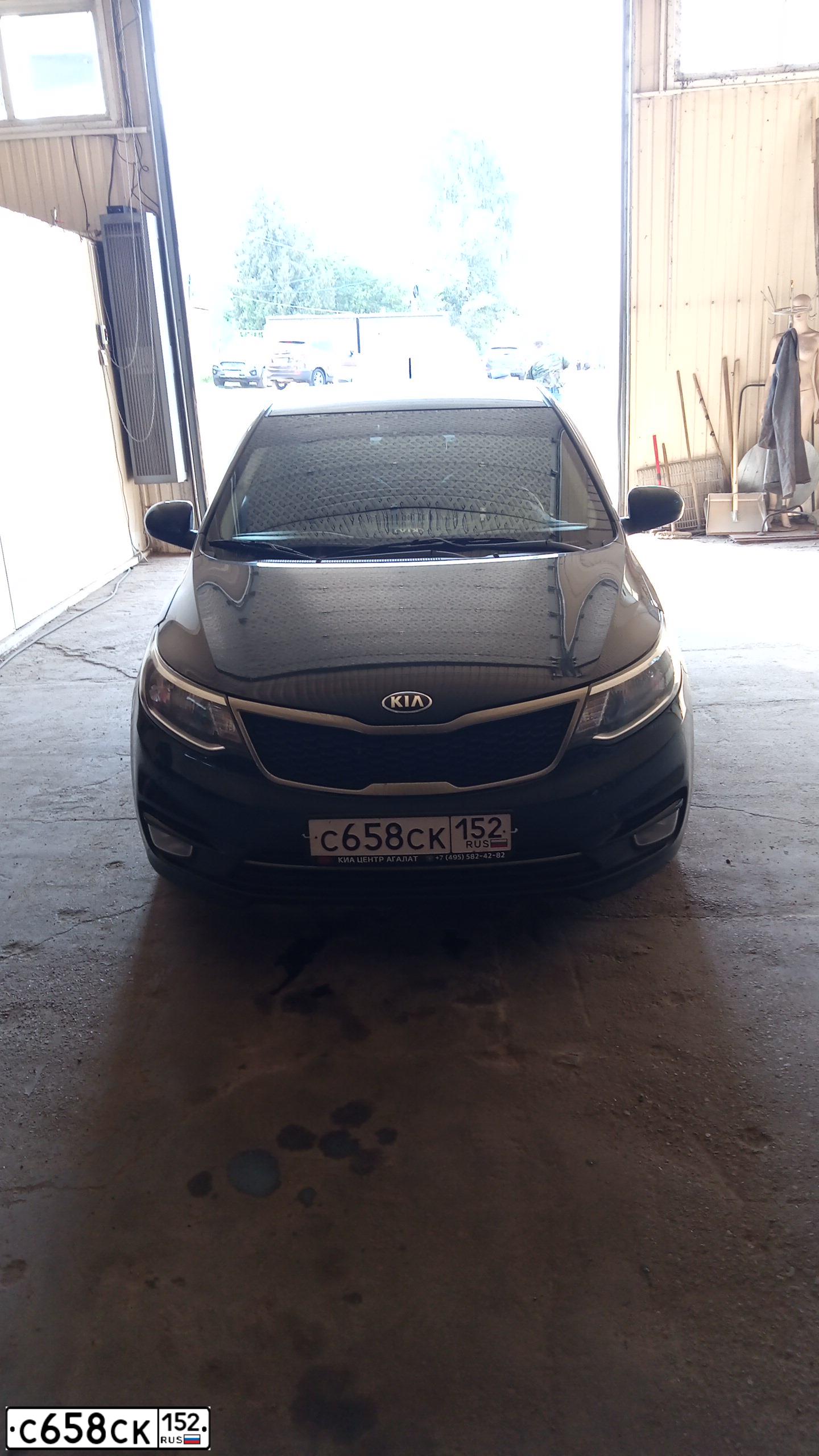 Фото автомобиля AUDI I 80, 1992 — госномер С952МТ61. Цвет: СЕРЫЙ