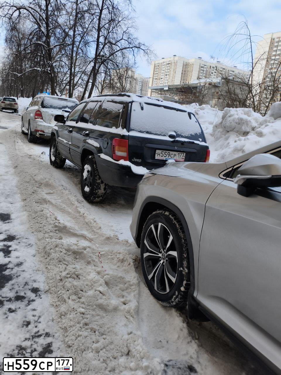 Фото автомобиля JEEP GRAND CHEROKEE, 2001 — госномер Н559СР177. Цвет: ЧЕРНЫЙ